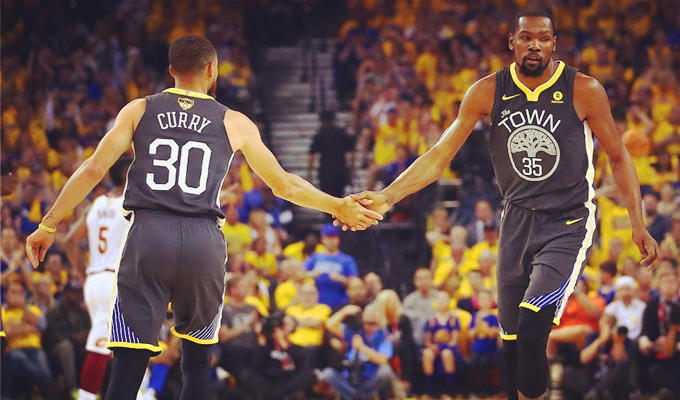 克勒舍谈法鹰转会策略：俱乐部理念清晰，清楚哪些球员能执行（克勒舍解读法鹰引援方针：俱乐部思路明确，清楚哪些球员能贯彻）