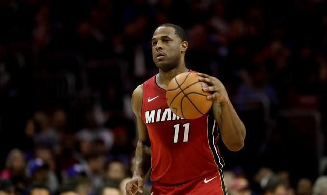 幸福甜蜜，高准翼爱人社媒分享婚纱照拍摄花絮（甜蜜满满，高准翼爱人在社媒晒出婚纱照拍摄花絮）