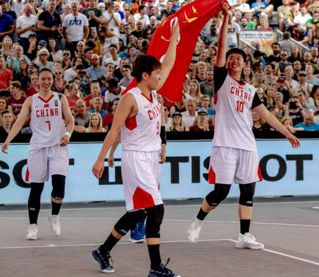 上海男篮23分大胜！淘汰香港金牛，张镇麟6分6篮板，弗格19分（上海男篮23分狂胜送香港金牛出局，弗格19分，张镇麟6分6板）