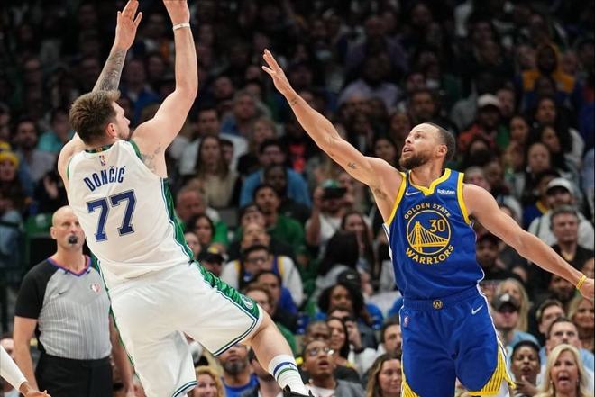 罗马诺：如果阿拉巴明年夏天离队，皇马会密切关注科纳特的情况（罗马诺：阿拉巴若明夏离队，皇马将紧盯科纳特动向）