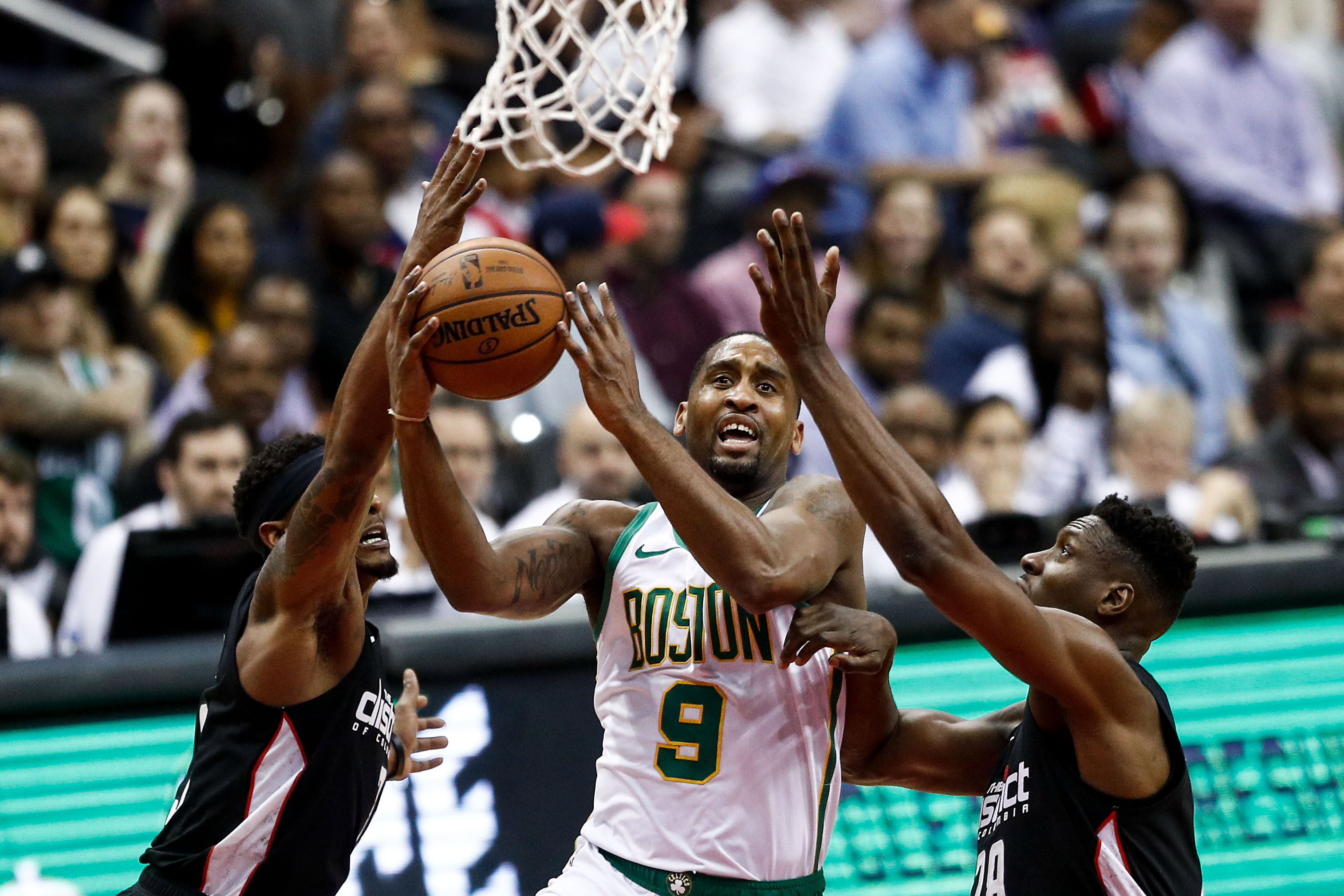 热火官方：拉尔森左脚踝扭伤，预计缺席1-2周（热火更新伤情：拉尔森左脚踝扭伤，将缺阵1-2周）