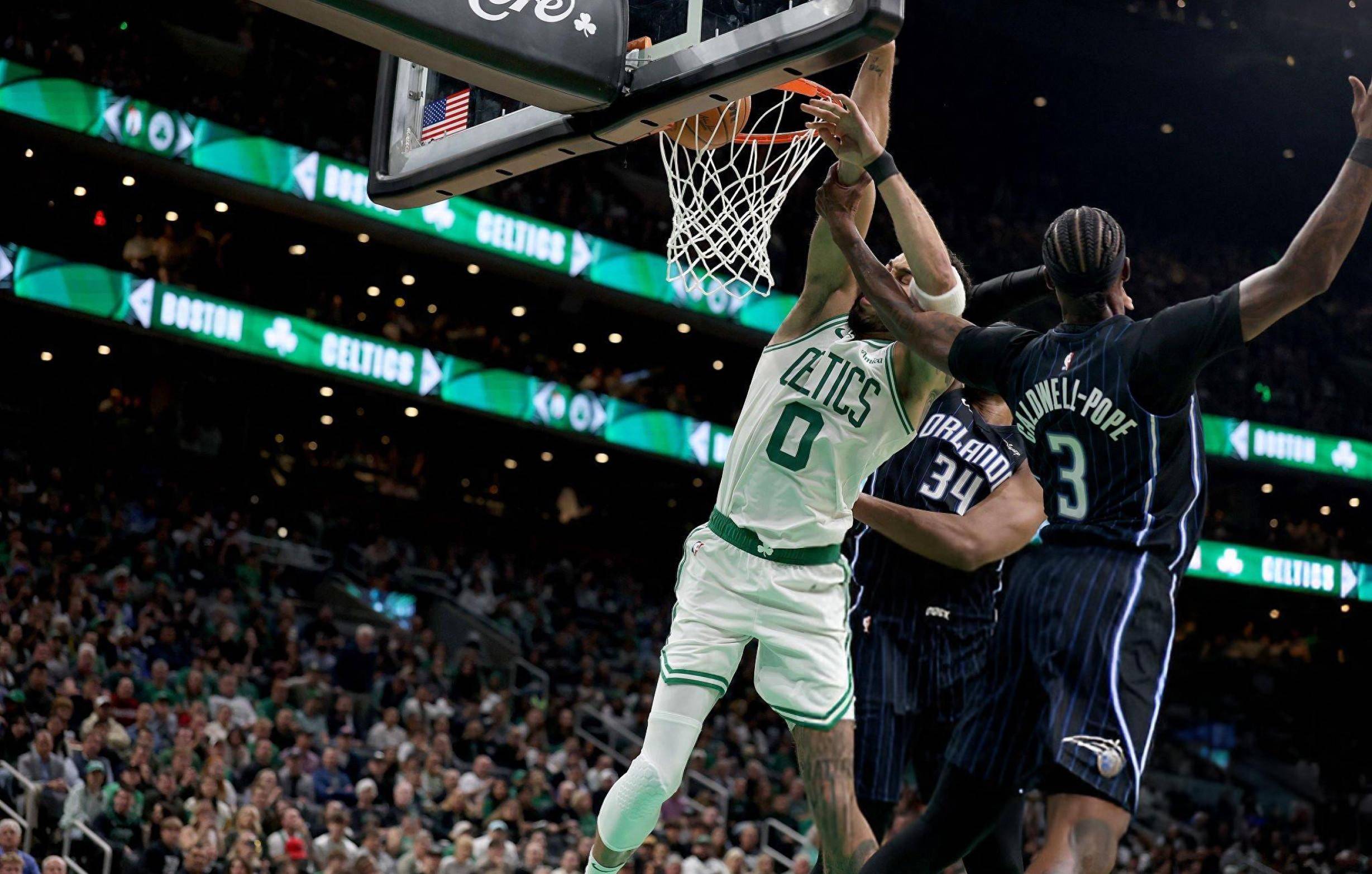 埃贝尔：不理解关于诺伊尔的争论，本赛季他一直是我们的支柱（埃贝尔：对诺伊尔的争议难以理解，本季他始终是球队支柱）